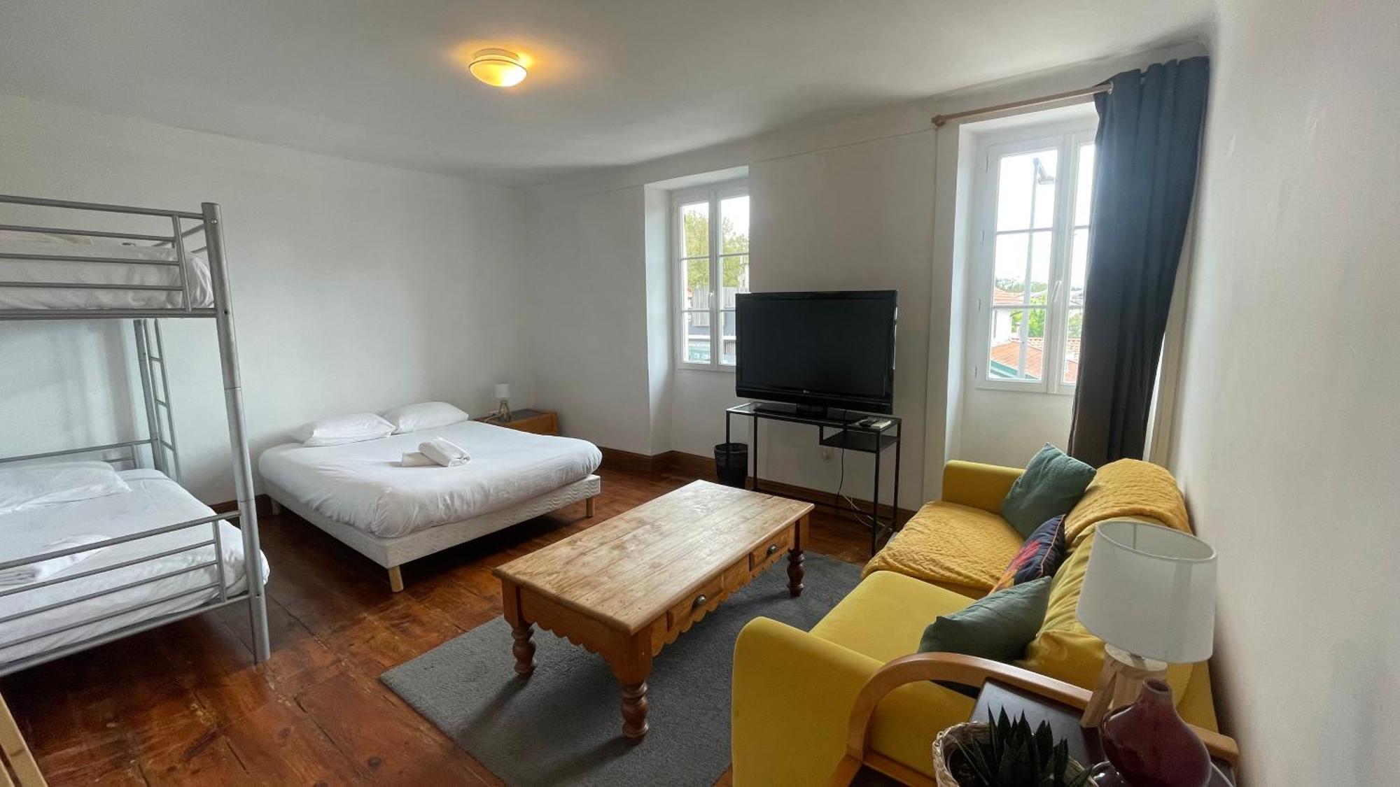 Le Doolies - Holiday Inn Biarritz Buitenkant foto