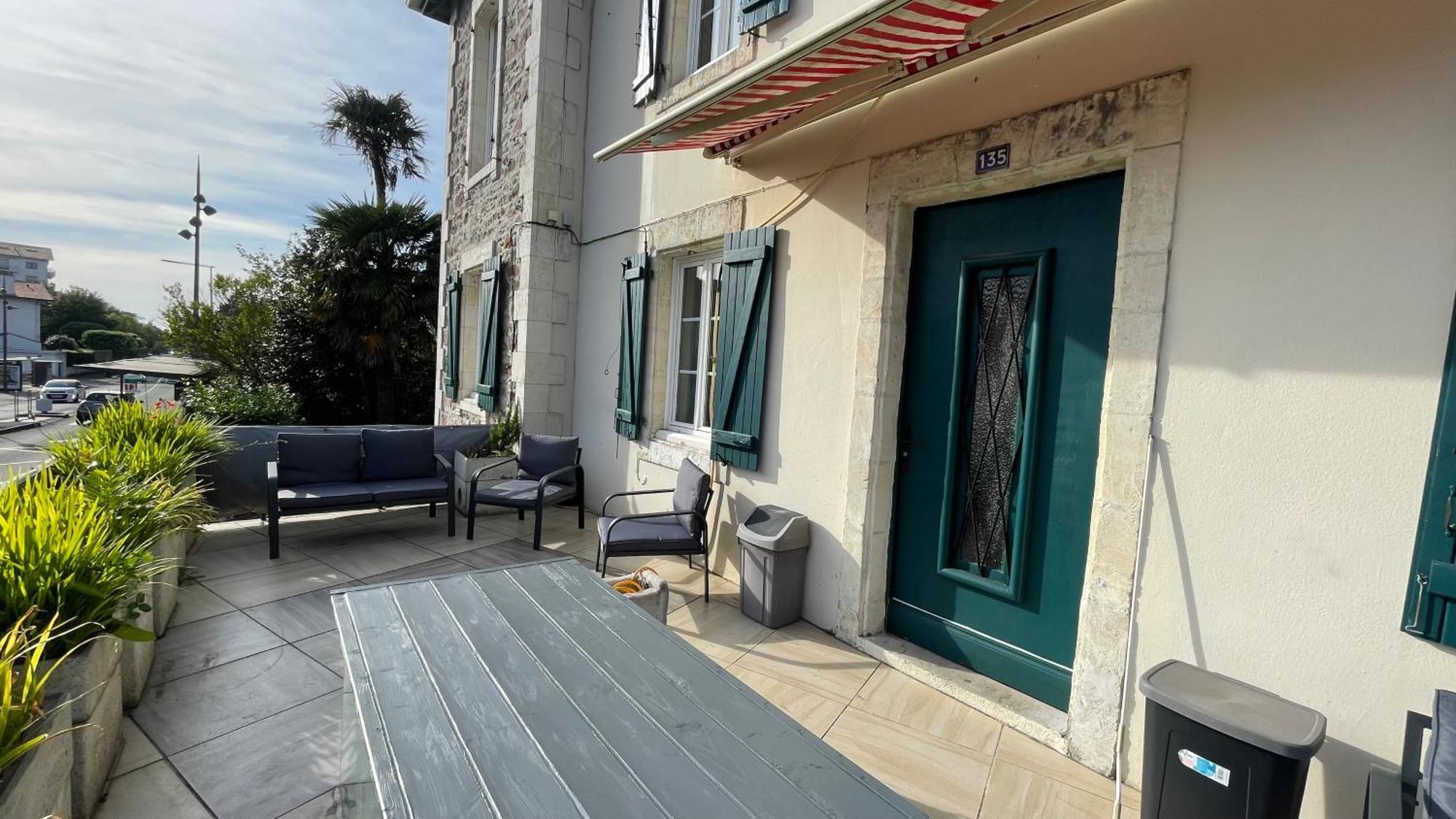 Le Doolies - Holiday Inn Biarritz Buitenkant foto