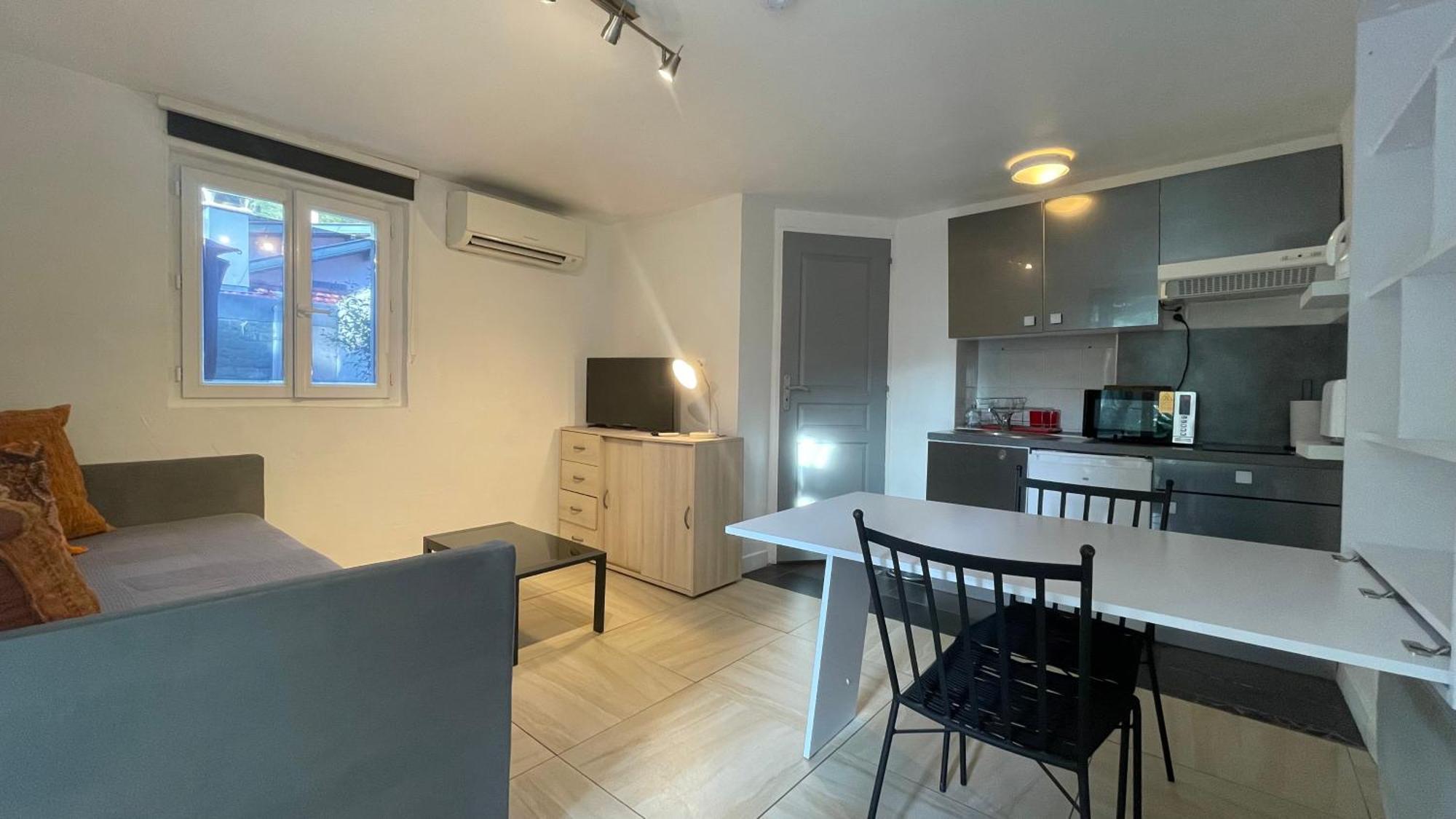 Le Doolies - Holiday Inn Biarritz Buitenkant foto